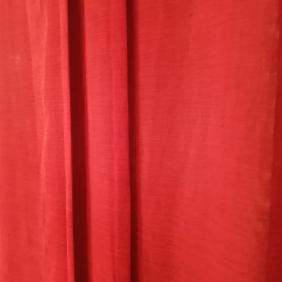 Paneles orientales color bordó