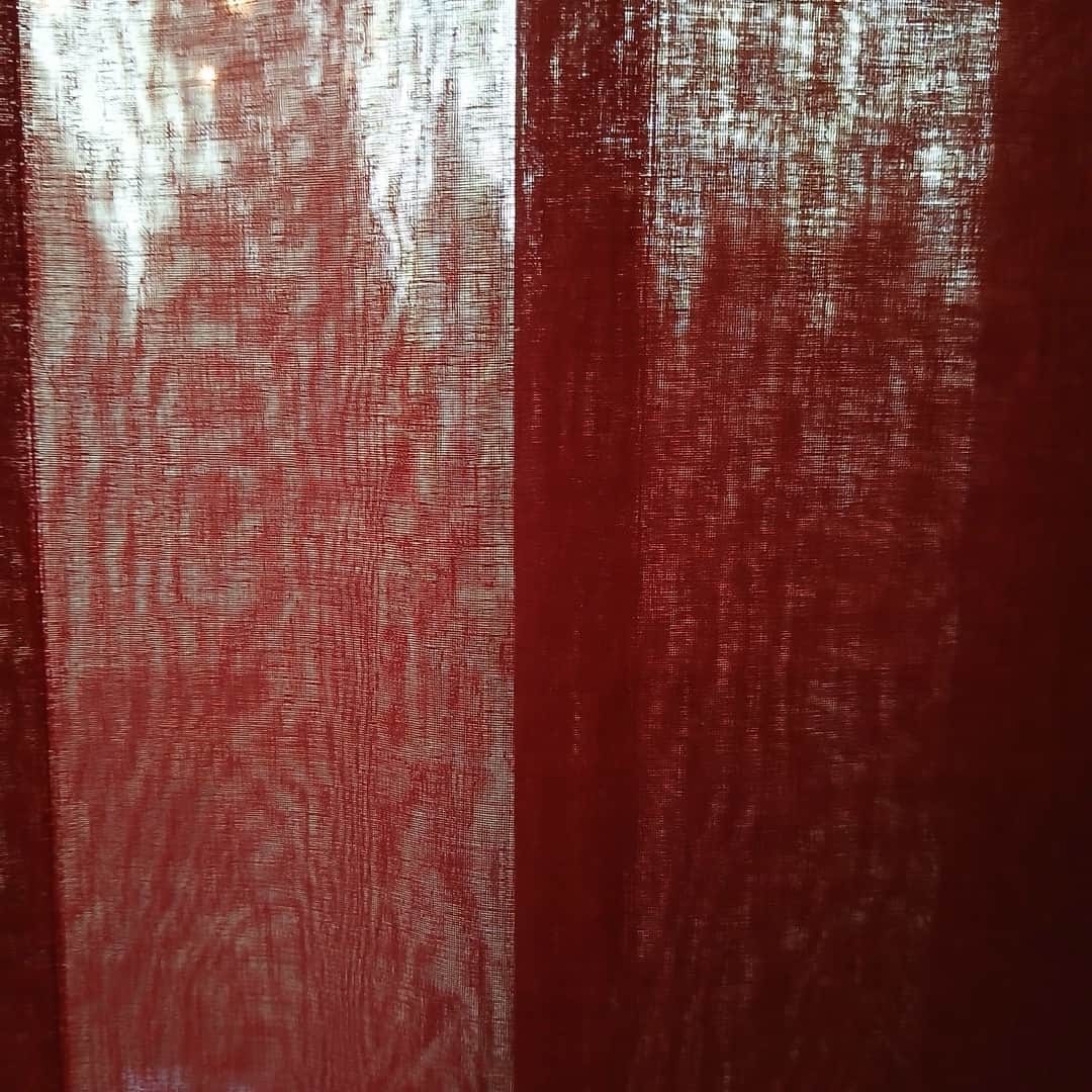 Paneles orientales color bordó