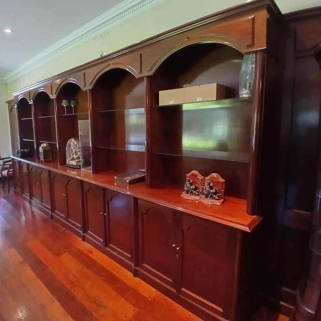 Importante biblioteca