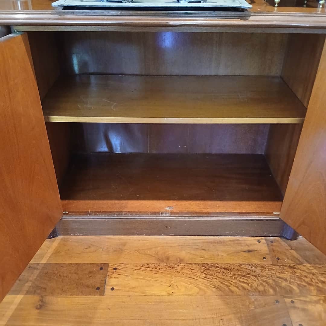 Importante biblioteca