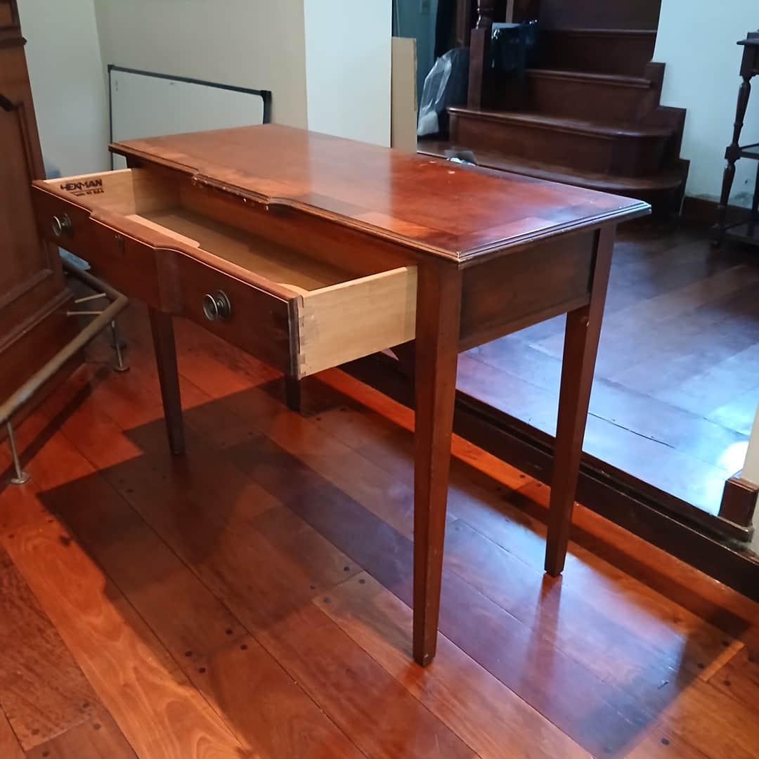 Consola en madera