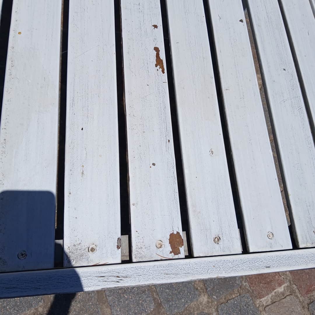 Juego de jardín en madera blanca