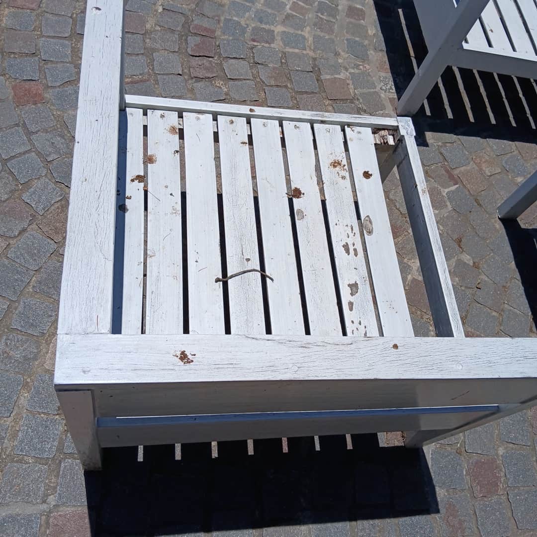 Juego de jardín en madera blanca