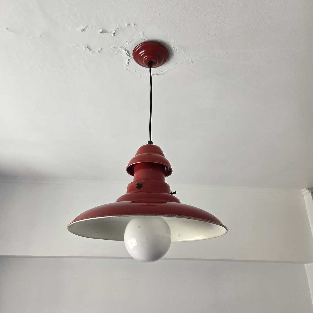 Lámpara colgante en chapa