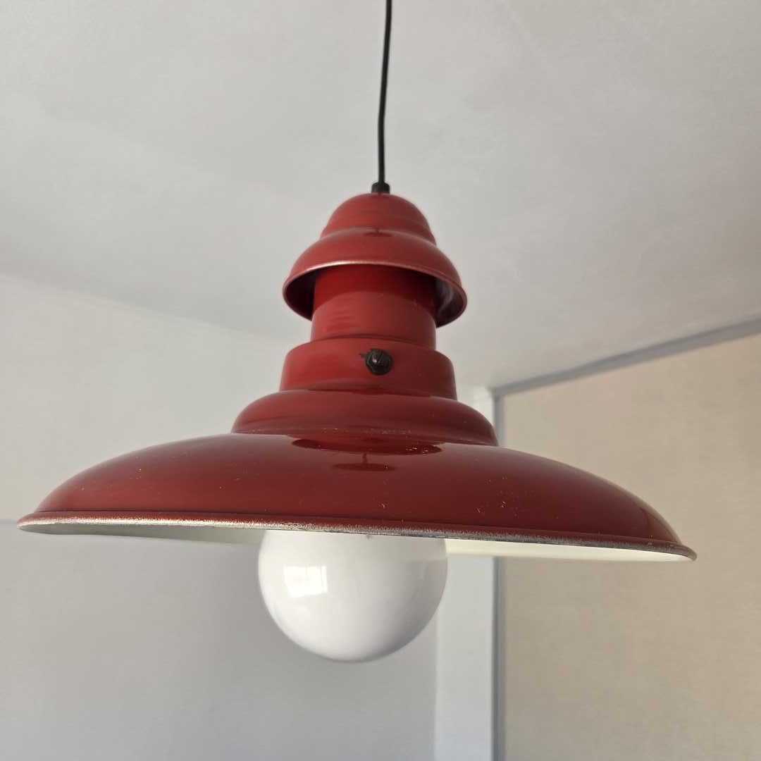 Lámpara colgante en chapa