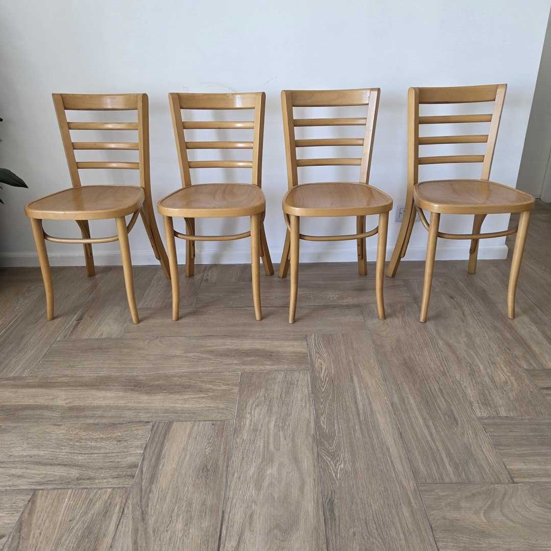 Sillas estilo Thonet