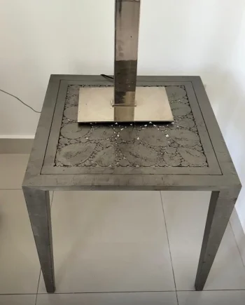 Mesa auxiliar en hierro