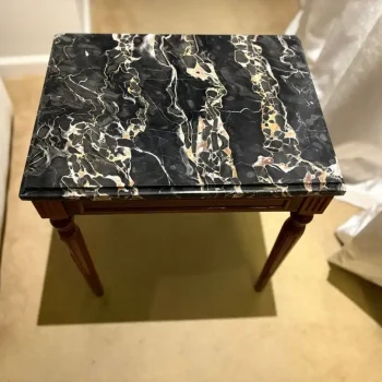 Par de mesas costado sofá