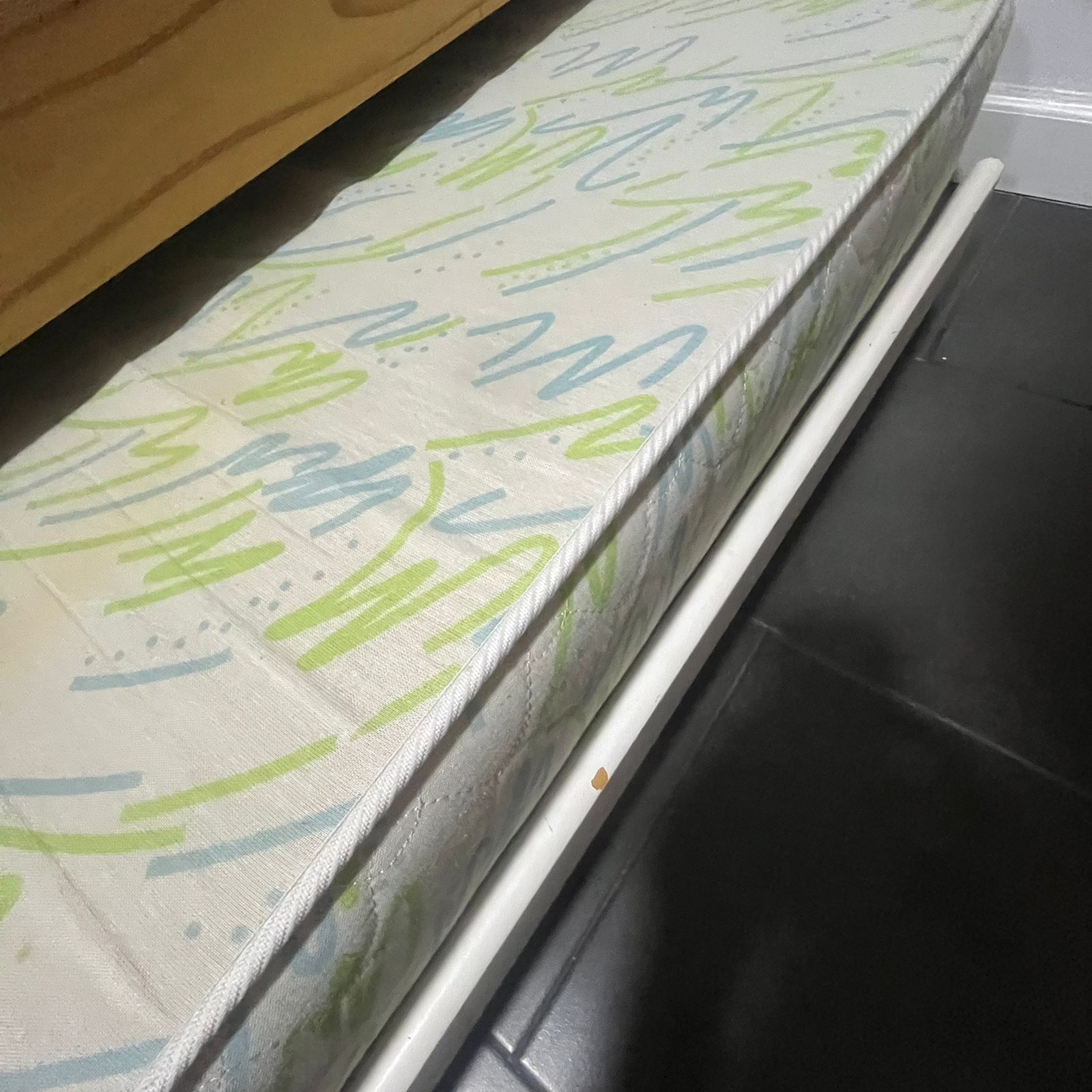 Cama nido de pino con 3 colchones