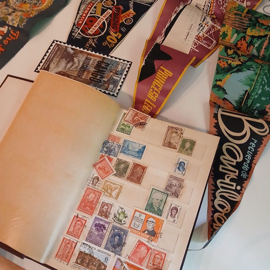 Estampillas y banderines