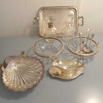 Vidrio y metal plateado