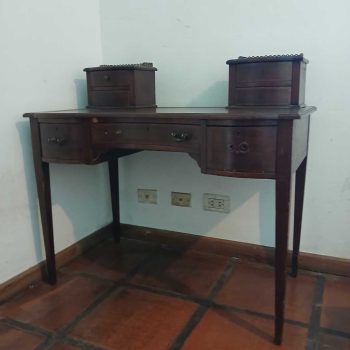 Escritorio estilo inglés