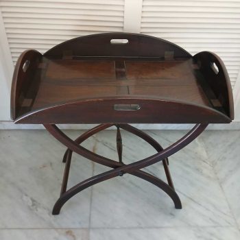 Mesa con bandeja desmontable