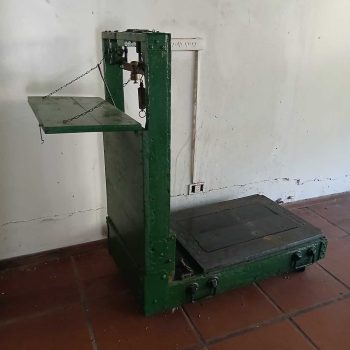 Antigua balanza