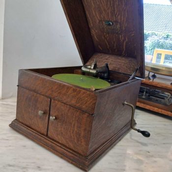 Antigua Vitrola Víctor