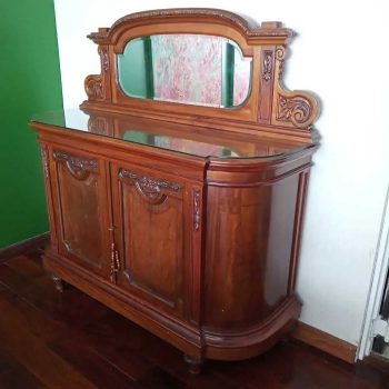 Vajillero con alzada