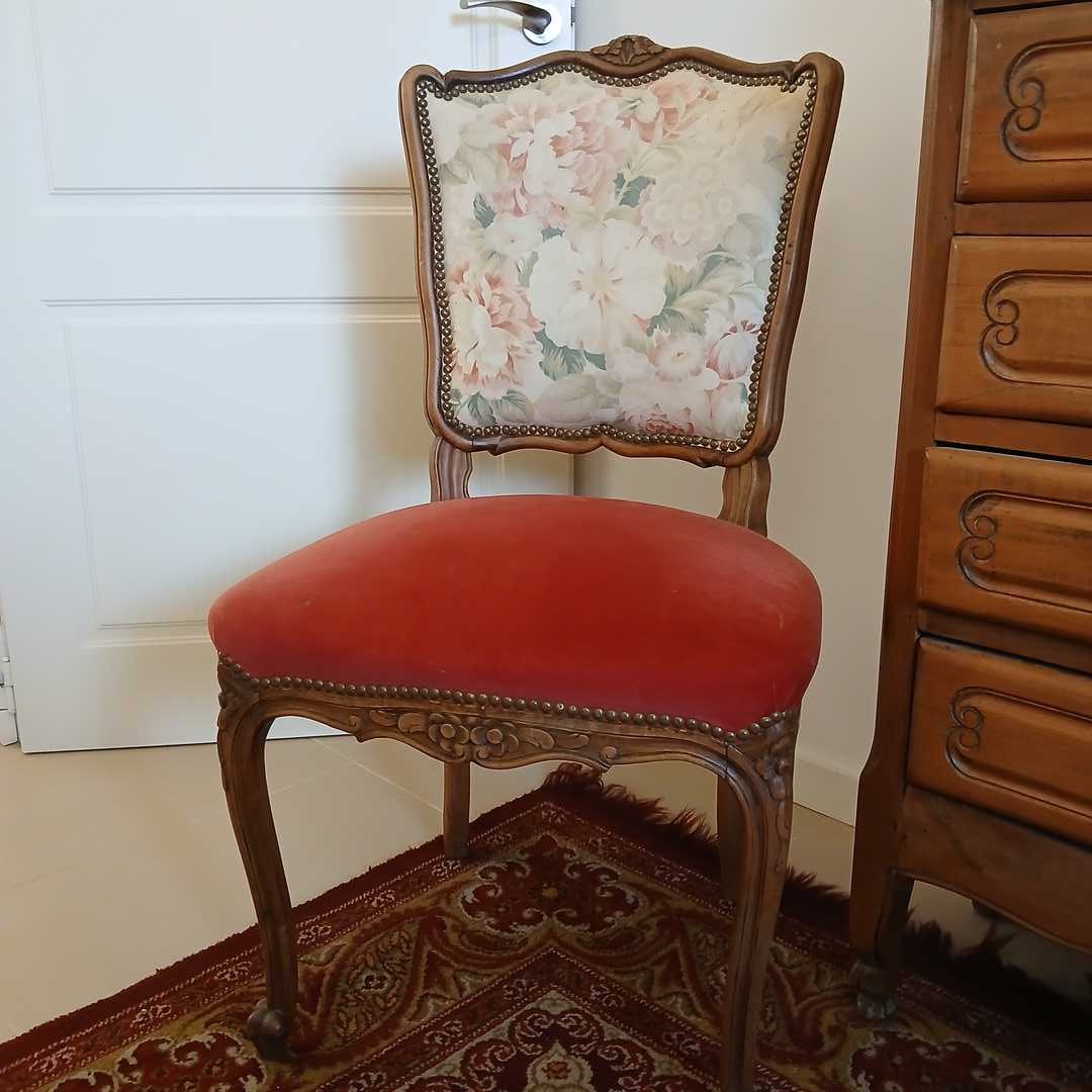 Par de sillas estilo francés