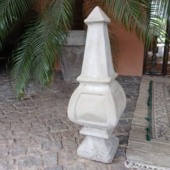 Obeliscos en cemento