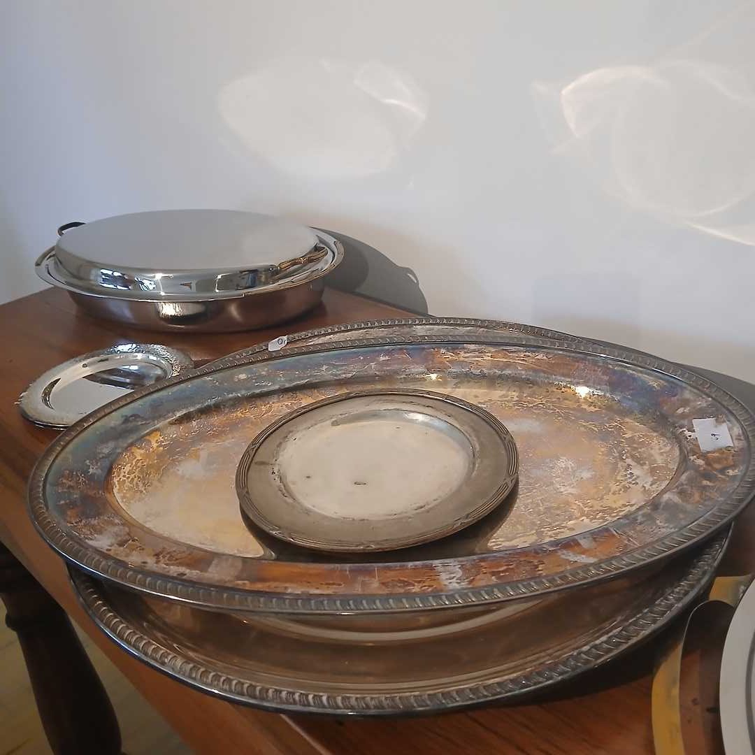 Lote de metal plateado