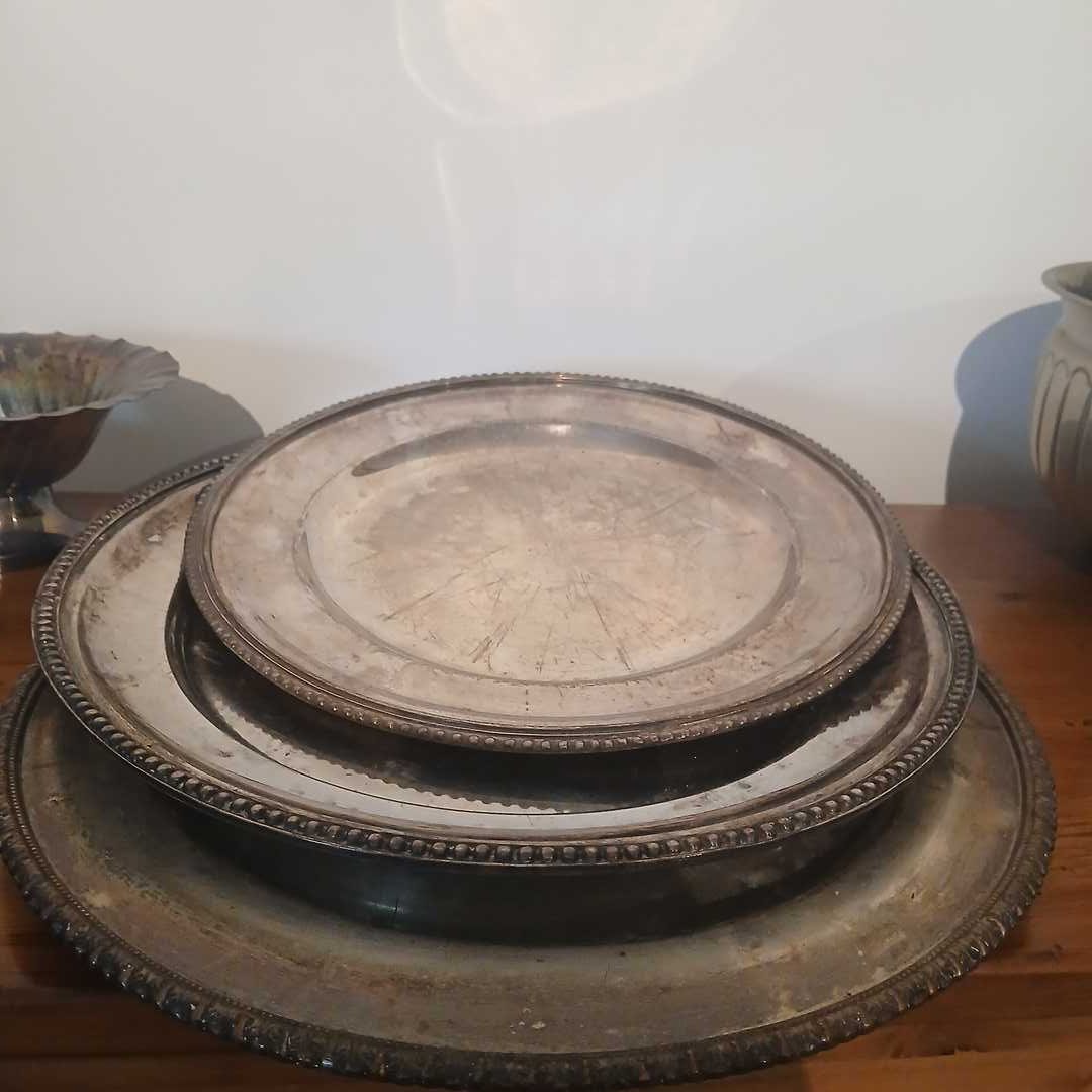 Lote de metal plateado