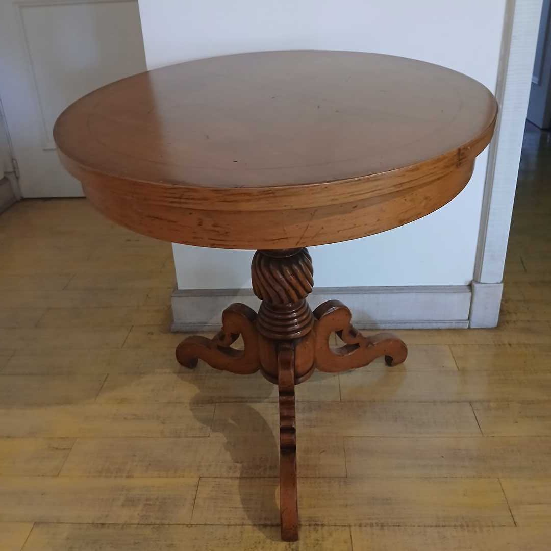 Mesa costado sofá