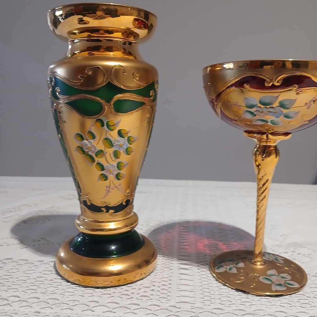 Jarrón, copa y taza