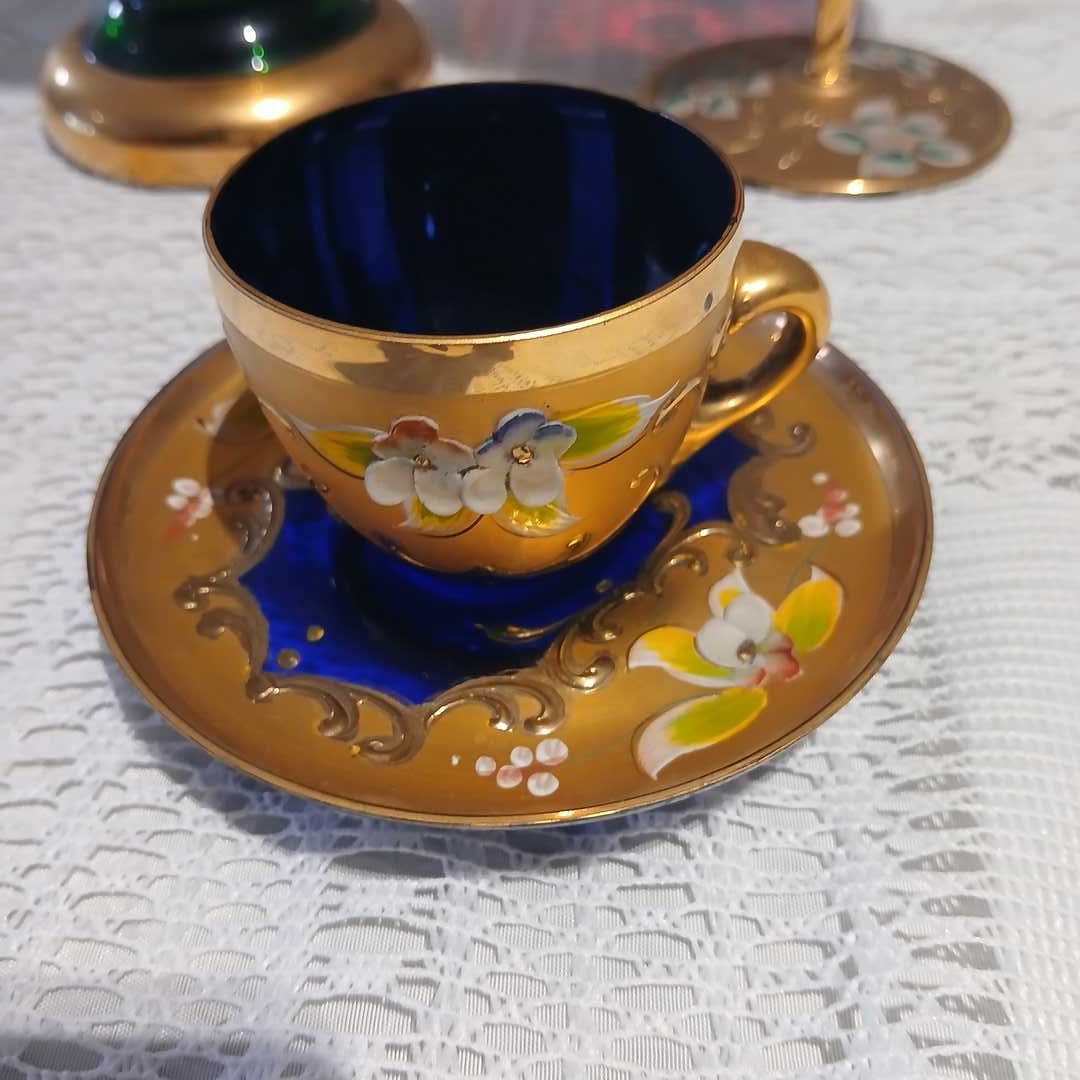 Jarrón, copa y taza