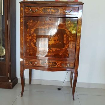 Mueble auxiliar estilo francés
