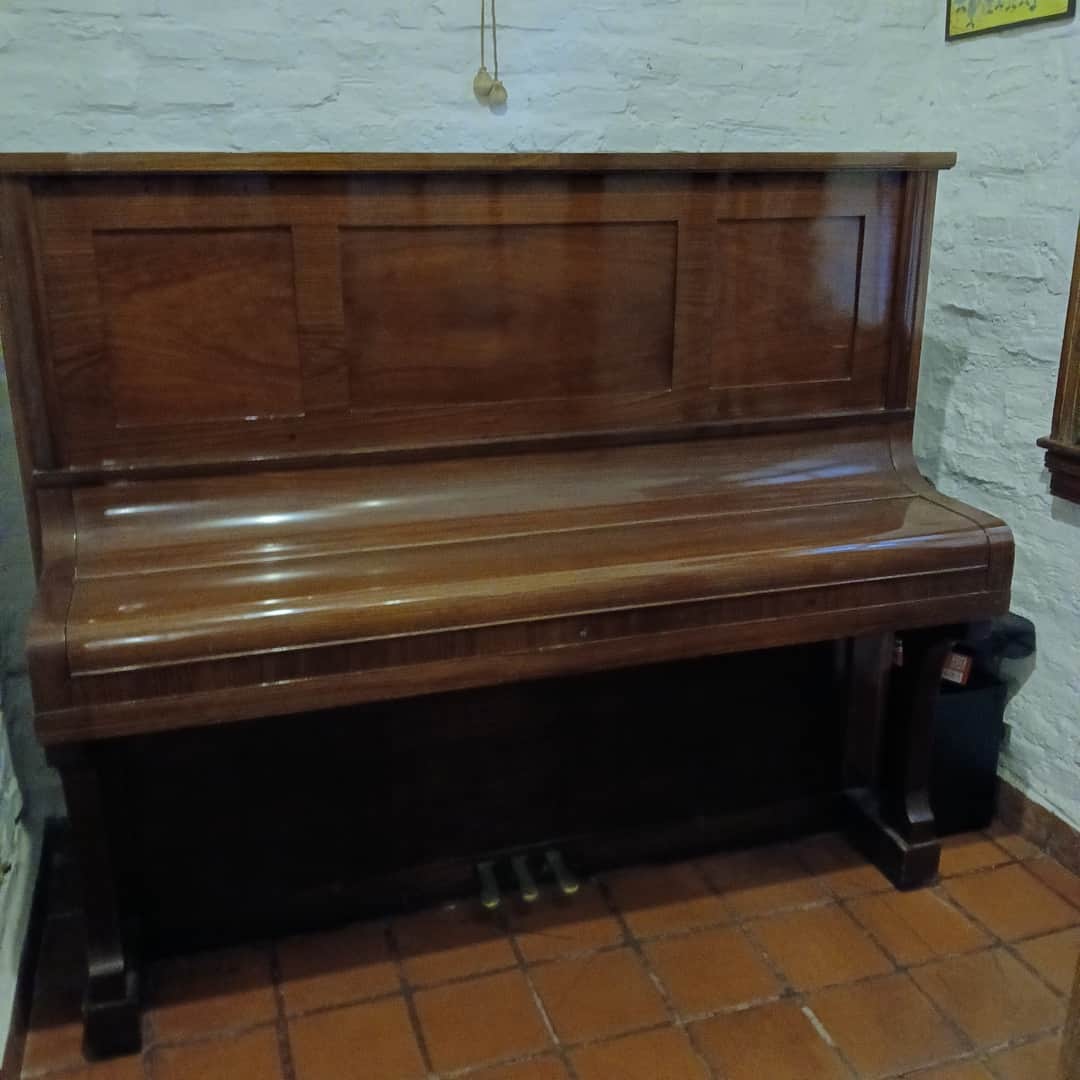 Piano vertical Hoffmann & Kuhne