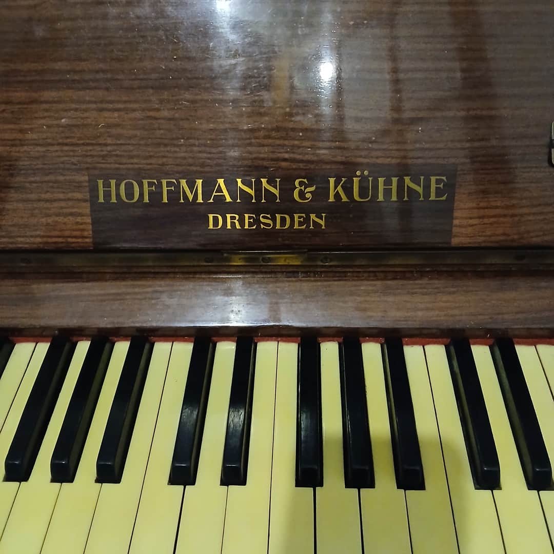 Piano vertical Hoffmann & Kuhne