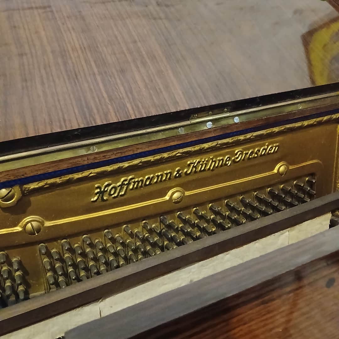Piano vertical Hoffmann & Kuhne