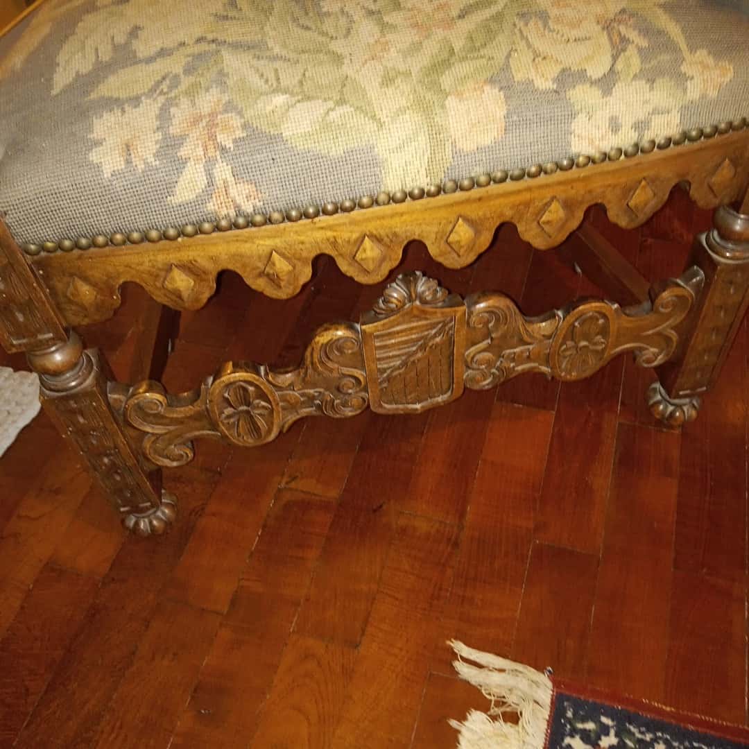 Trono
