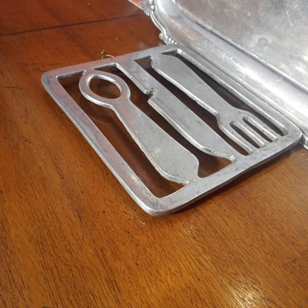 Bandeja y posa fuente