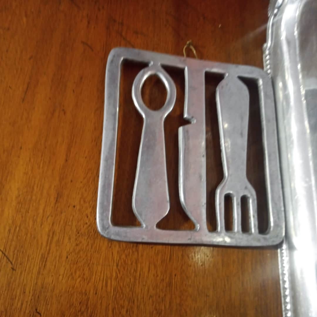 Bandeja y posa fuente