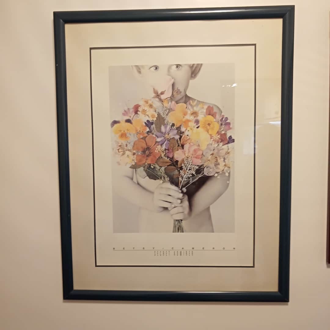Cuadro decorativo "Niño con flores", Betsy Cameron