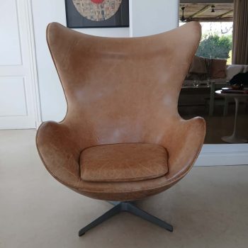 Egg chair