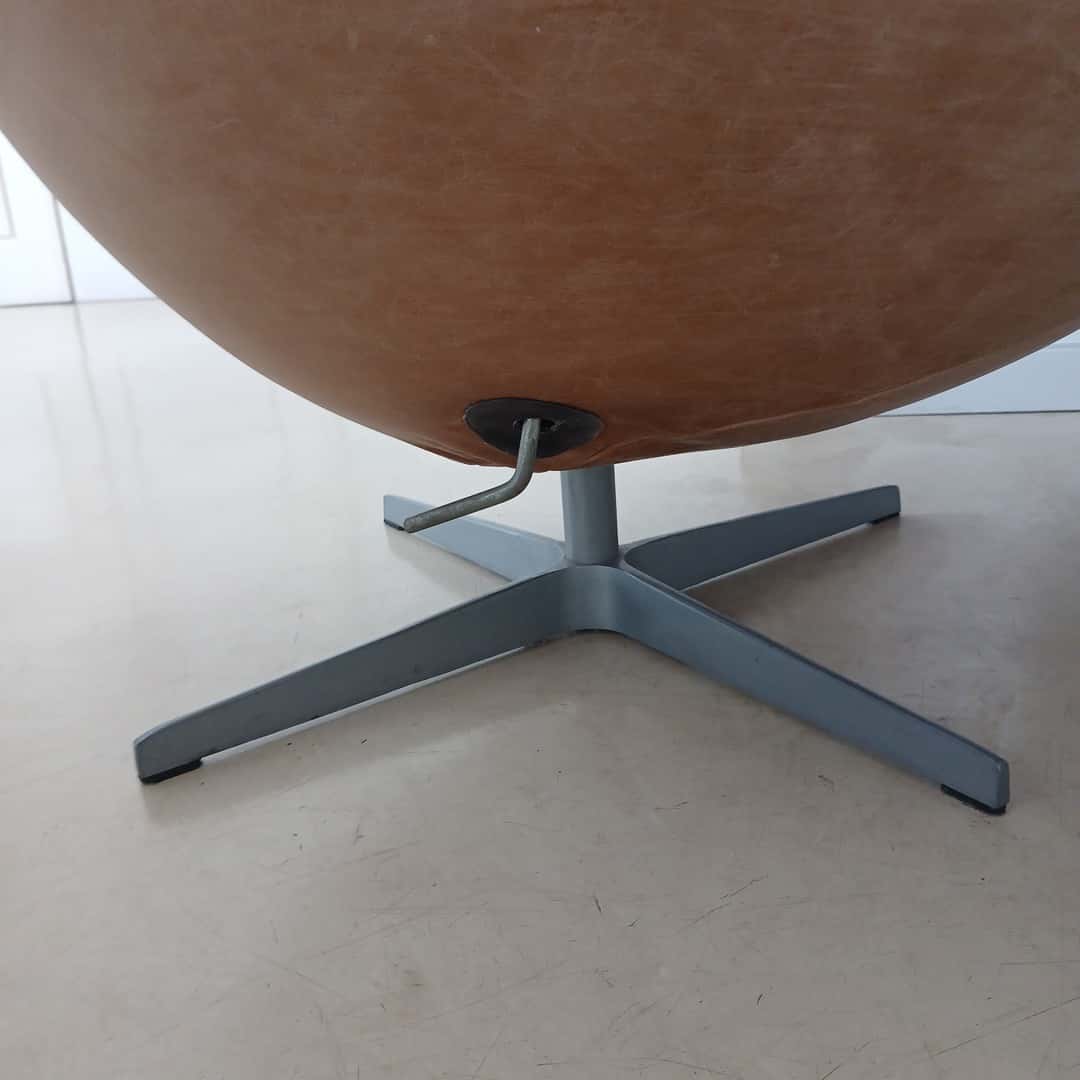 Egg chair