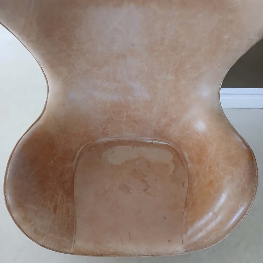 Egg chair