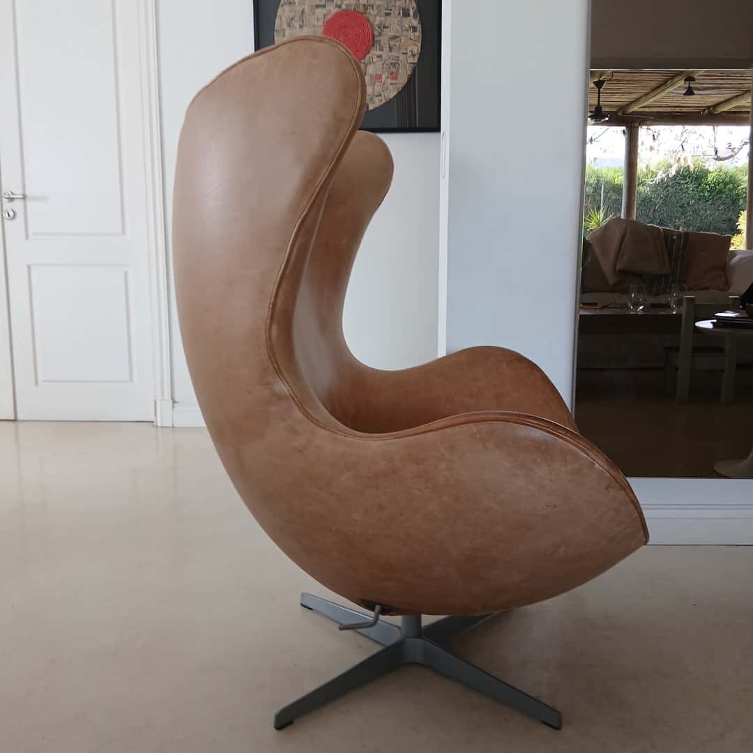 Egg chair