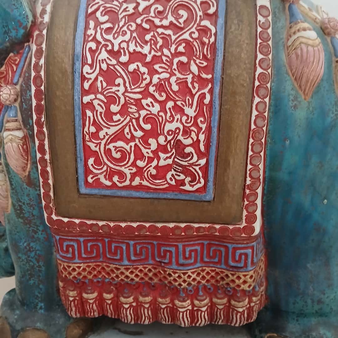 Elefante en pedestal