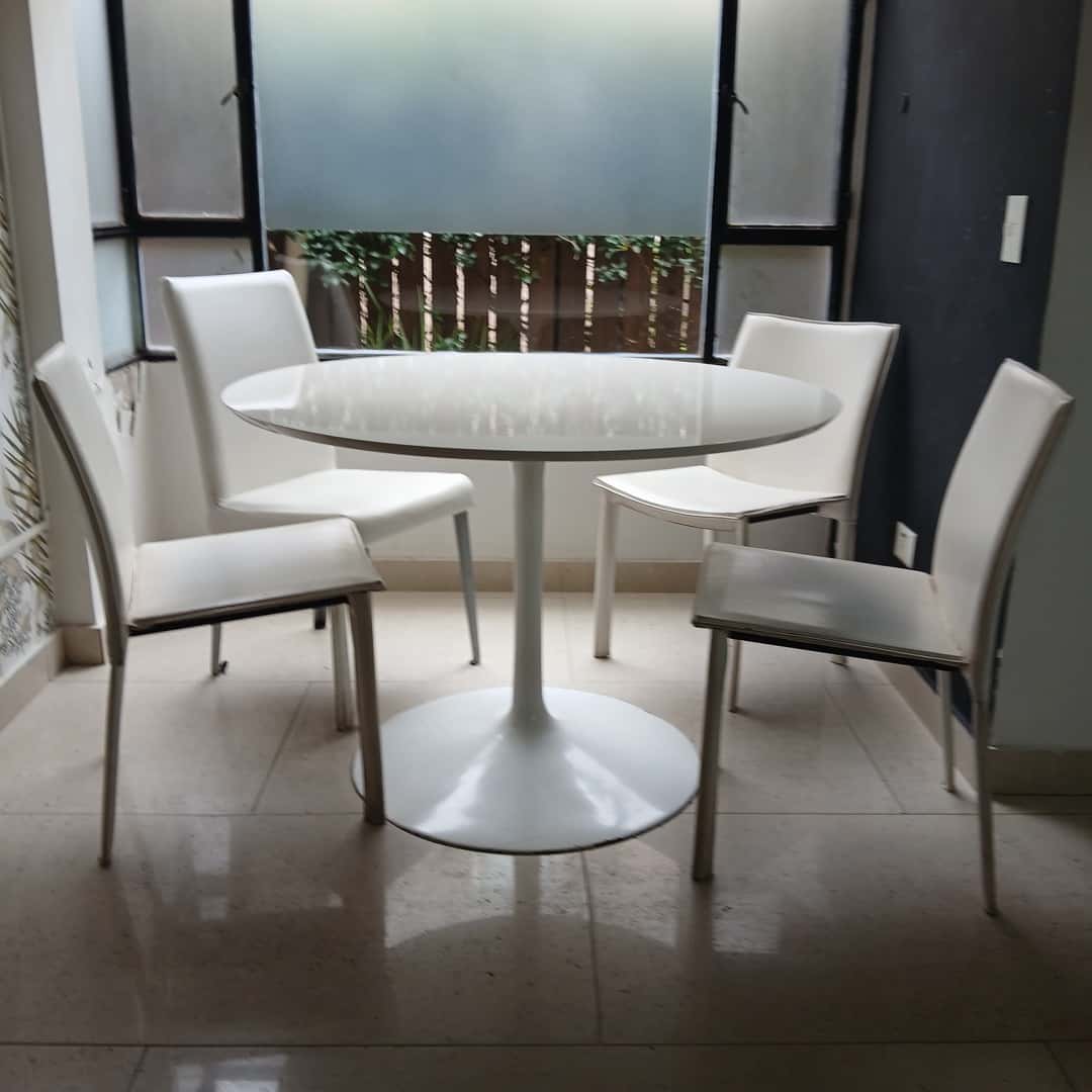 Mesa Tulip + sillas