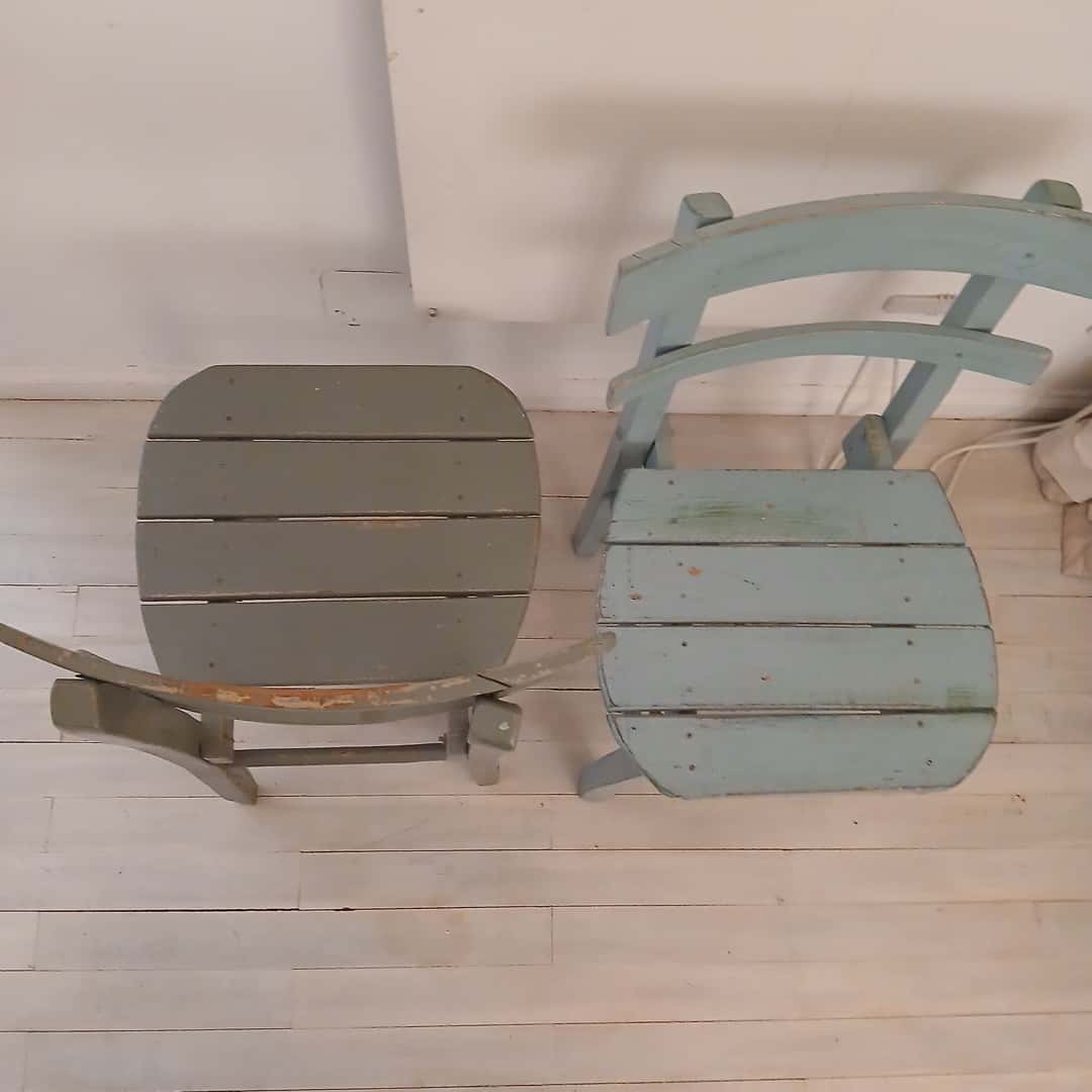 Par de sillas en madera
