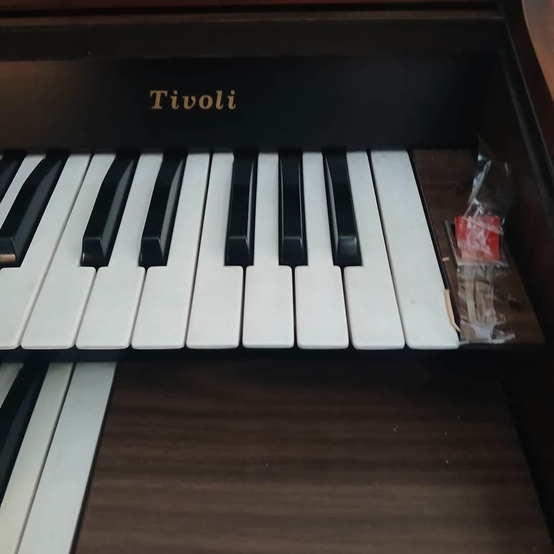 Órgano eléctrico Tivoli