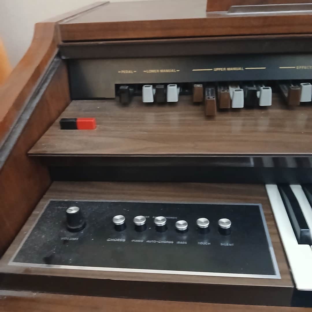 Órgano eléctrico Tivoli