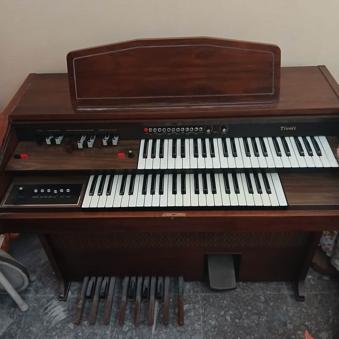Órgano eléctrico Tivoli