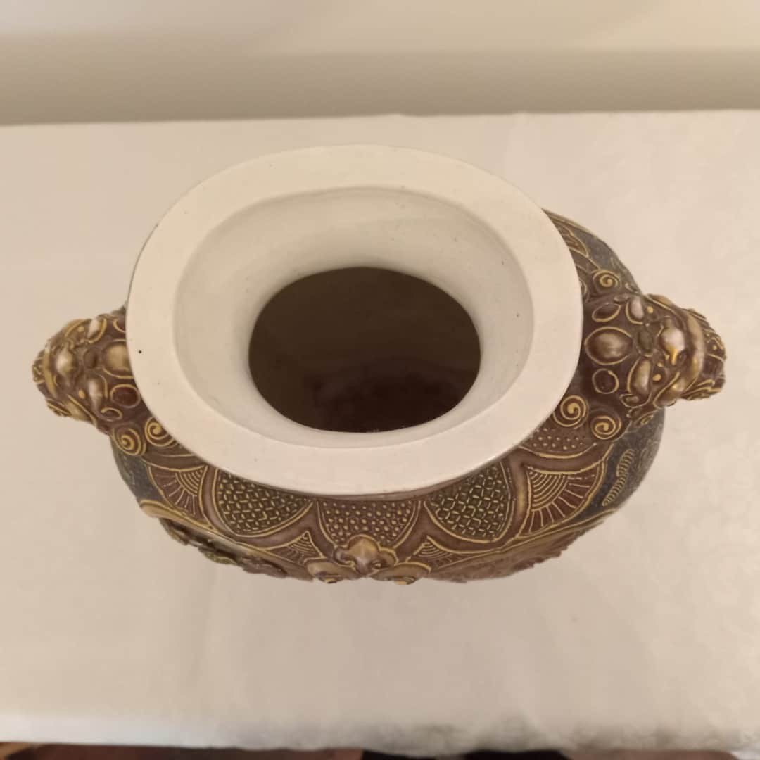 Jarrón en cerámica oriental