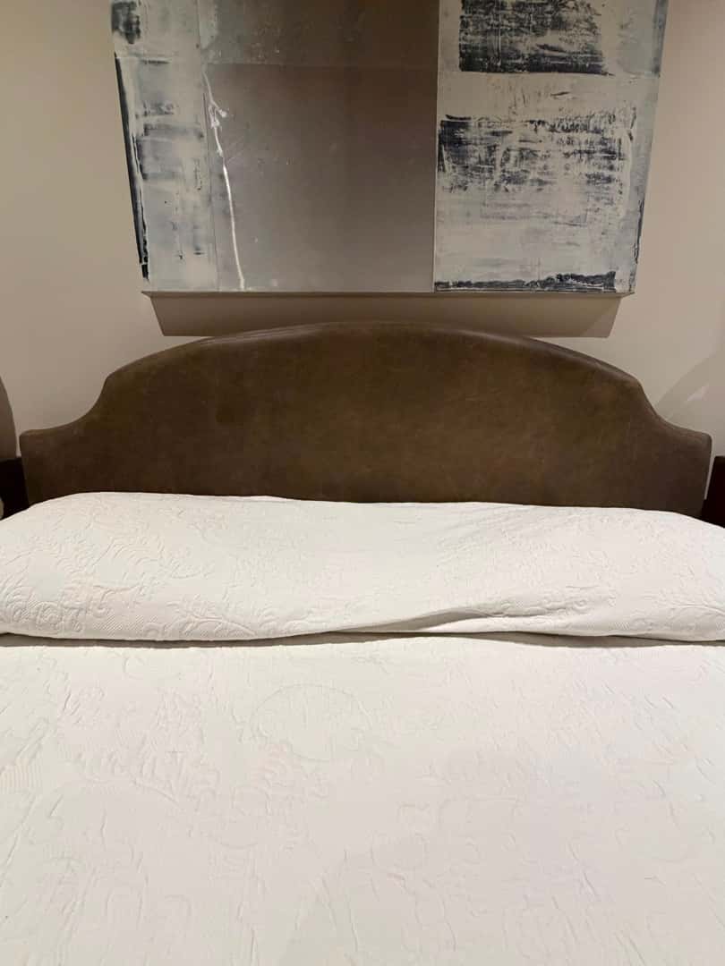 Cama queen con colchón