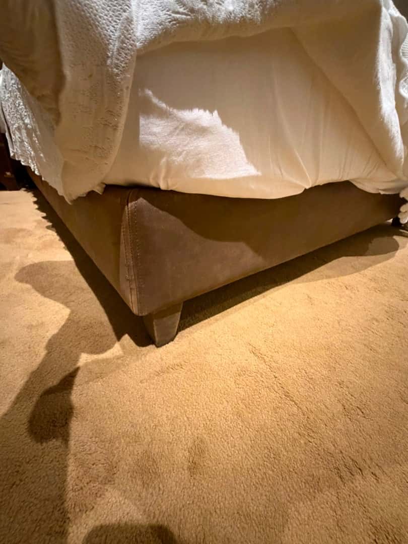 Cama queen con colchón