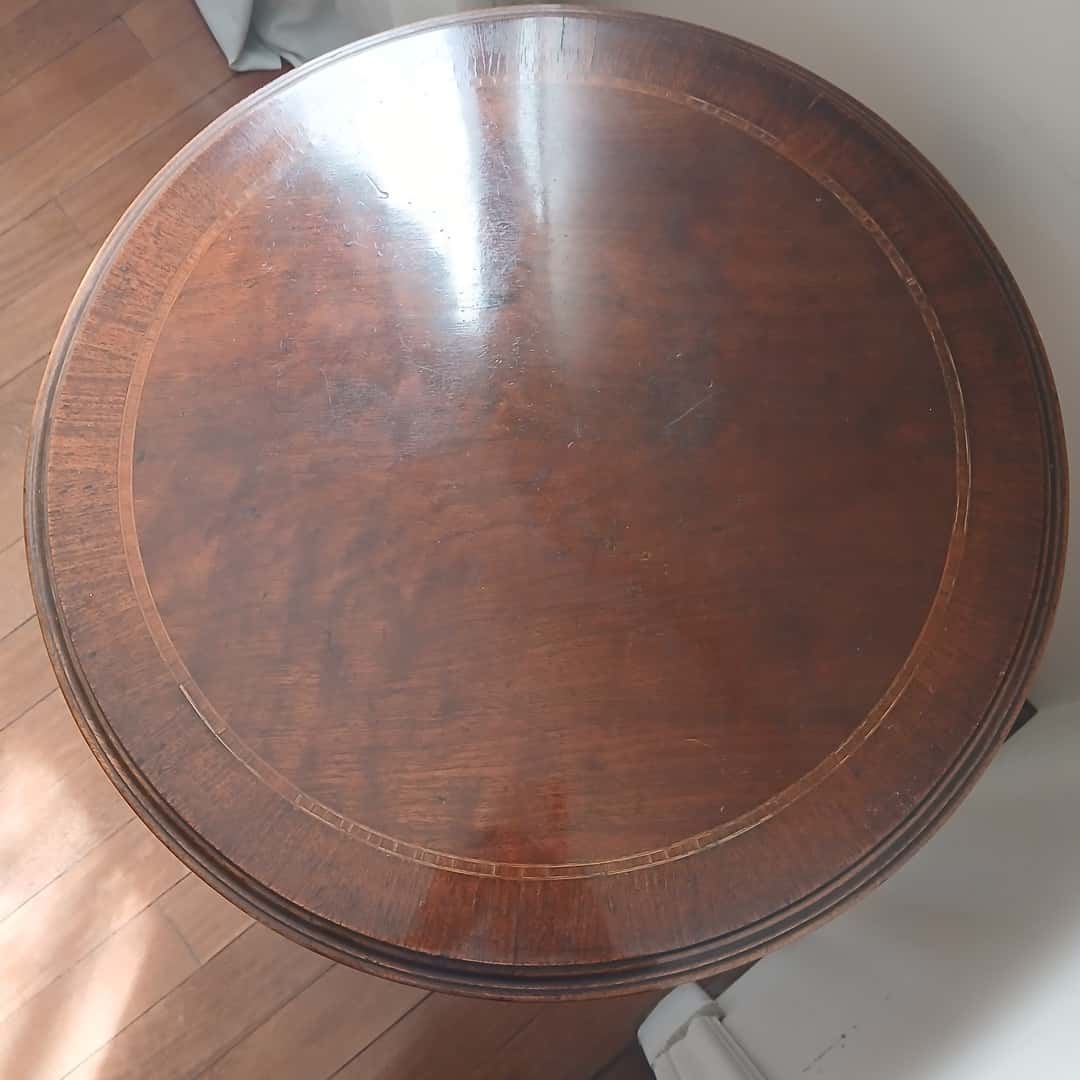 Mesa costado sofá