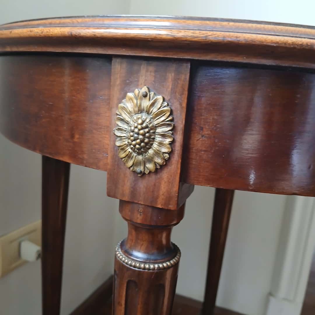 Mesa costado sofá
